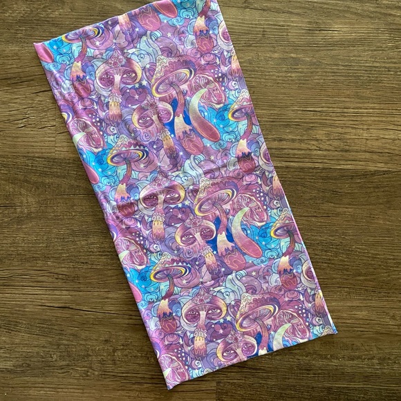 Trippy Mushroom face mask - Picture 2 of 4